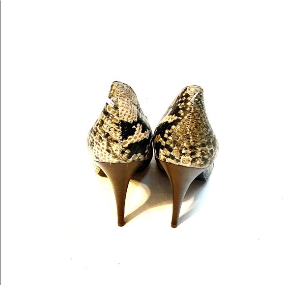 3 FOR $25 BUNDLE BCBG snake print heels size 9 1/2 - Picture 4 of 7